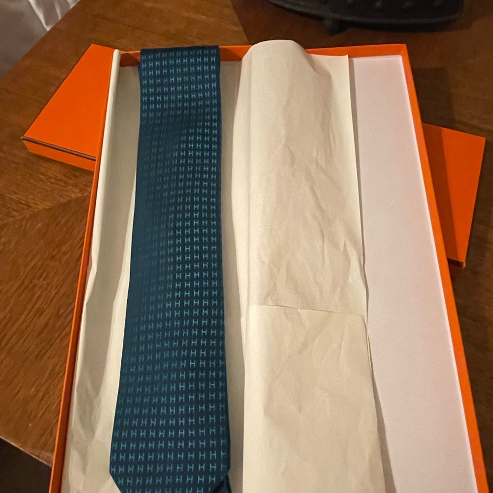 100% authentic Hermes Tie.